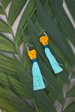 Load image into Gallery viewer, Guacamaya Knot Earrings