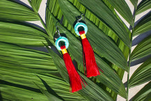 Load image into Gallery viewer, Guacamaya Circle Earrings