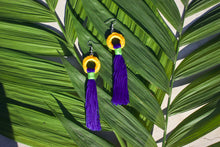 Load image into Gallery viewer, Guacamaya Circle Earrings
